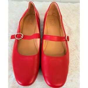 Naturalizer Kelly Red Leather Round Toe Comfort Mary Janes
Size 9.5 WIDE